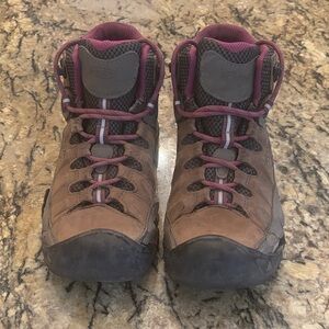 Women’s keen hiking boots